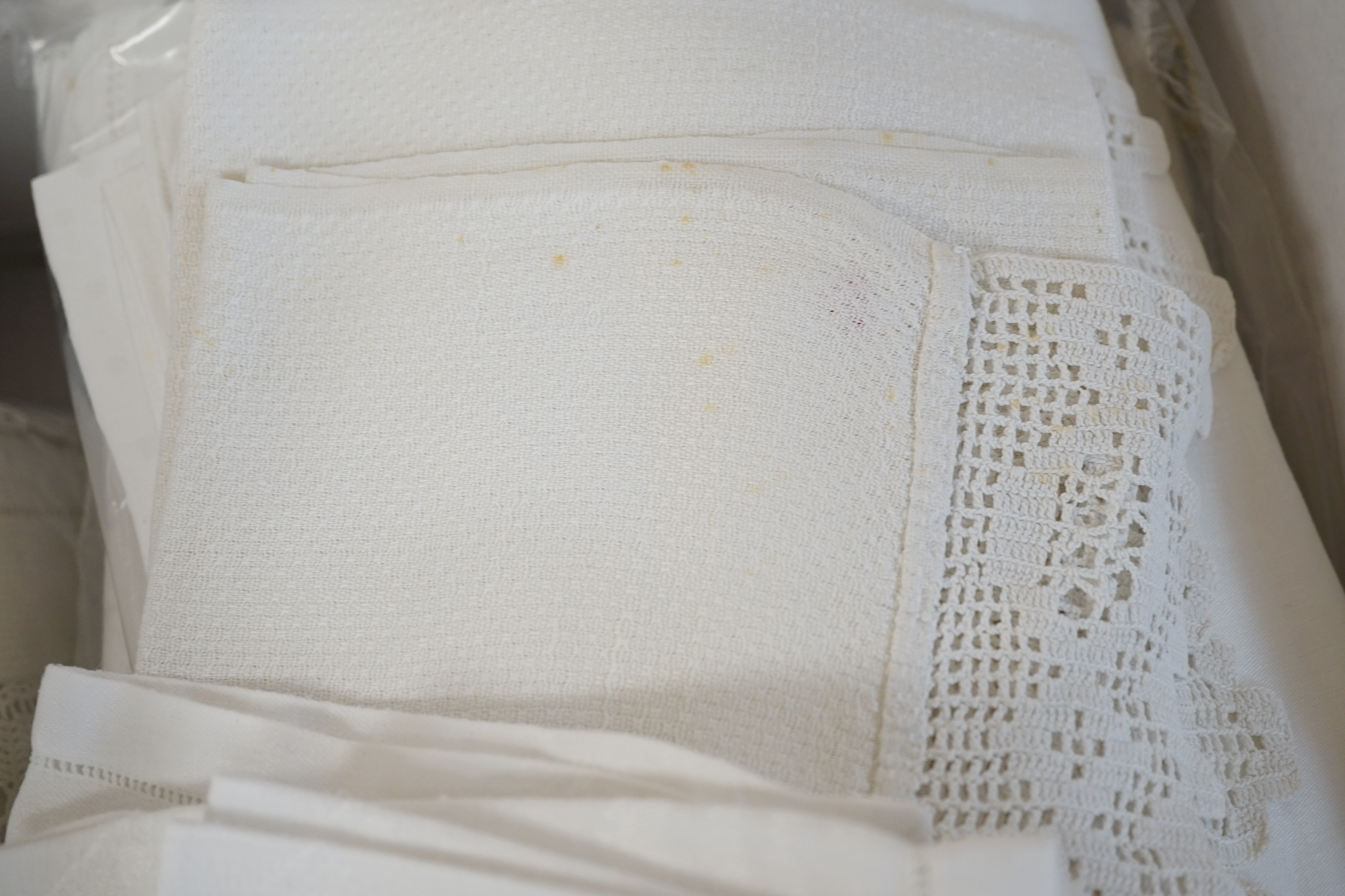 A collection of linen hand towels, table mats, etc. Condition - all laundered and appear in good condition